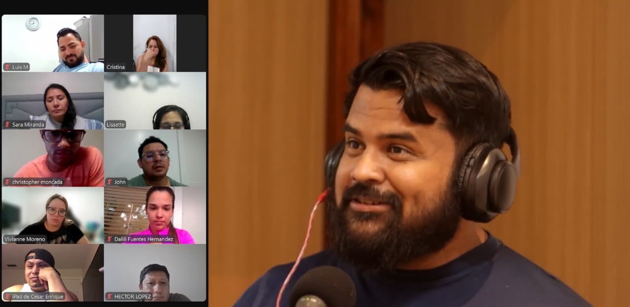 Estudiante practicando inglés online